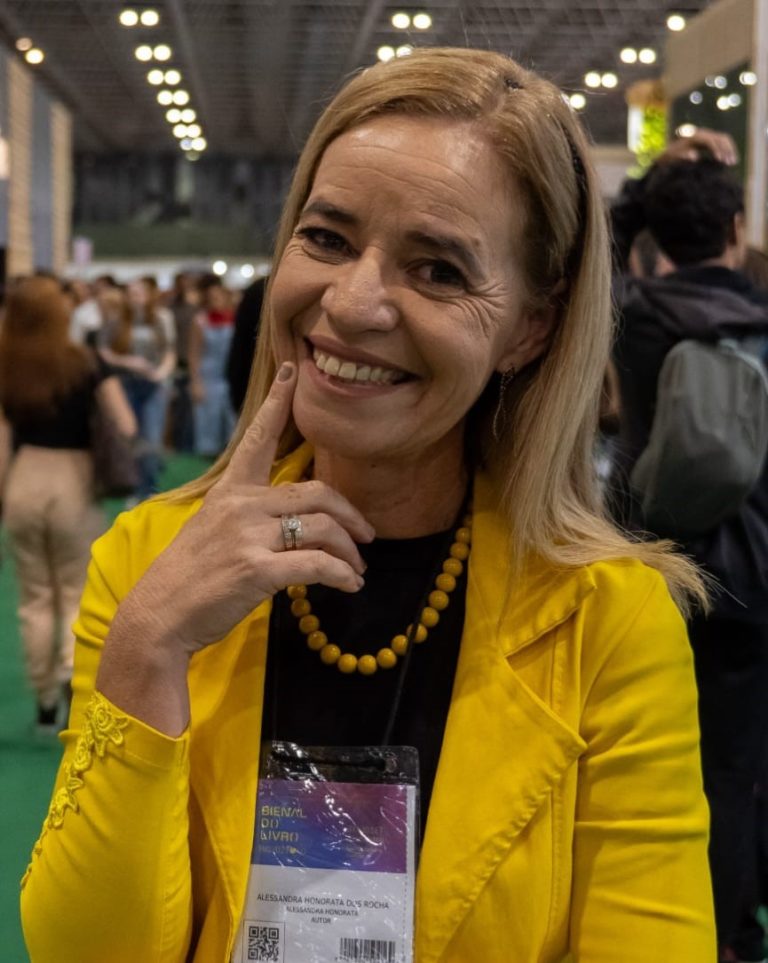 Alessandra Honorata: Uma Trajetória de Educação e Literatura