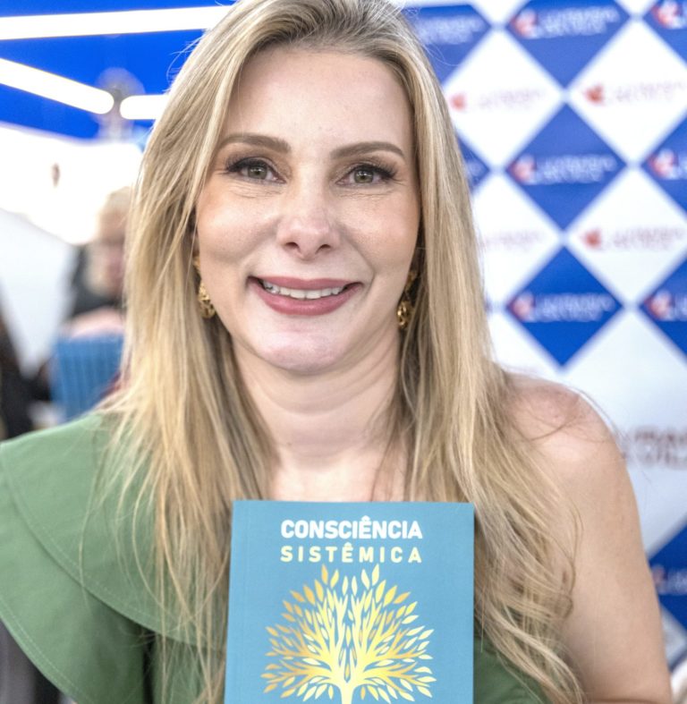 Dra. Paula Luciana Scaranto Apresenta Obras sobre Pensamento Sistêmico na 27ª Bienal Internacional de São Paulo