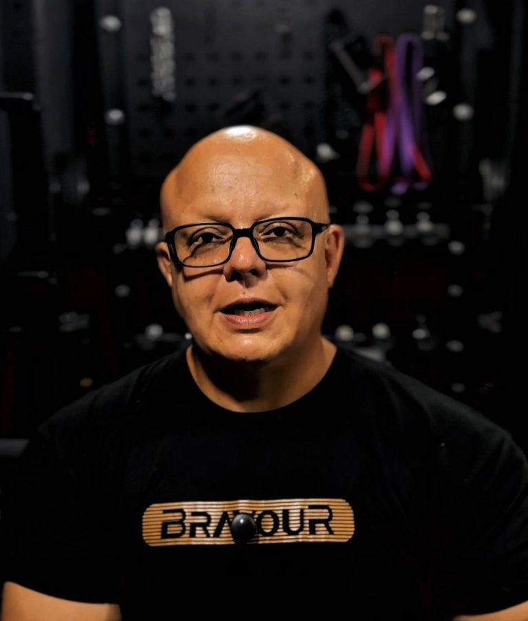 Novo livro de hipertrofia promete transformar treinos e corrigir erros no Brasil