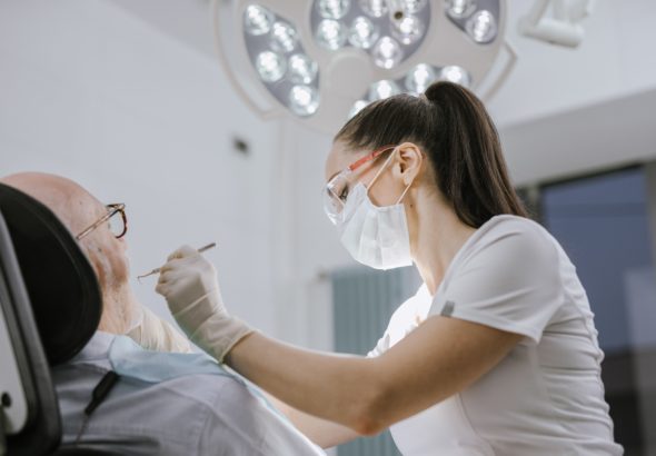DENTISTA