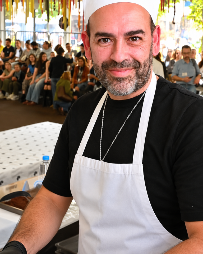 Brasileiro de 51 anos conquista título mundial de tiramisù na Itália e coloca gastronomia nacional em destaque